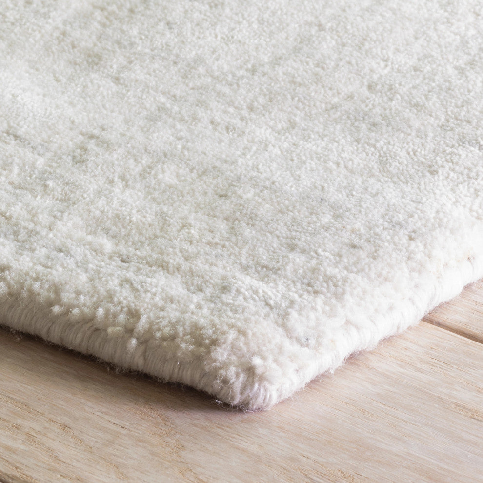 Dash & Albert Nordic White Hand Loom Knotted Performance Rug, White, 4' x 6'