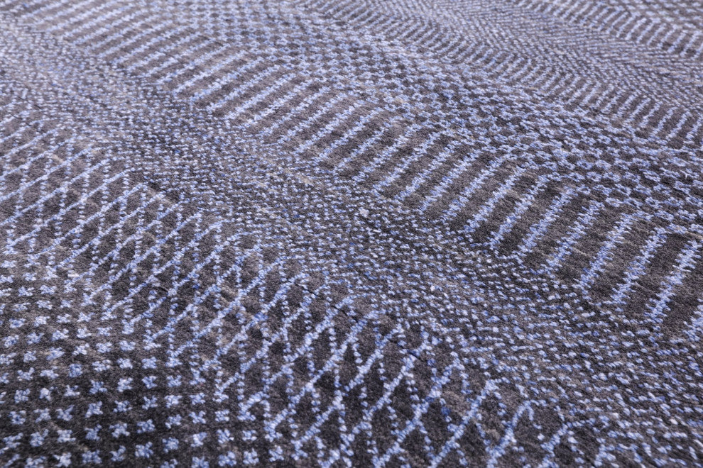 6' 1" X 18' 3" Hand-Knotted Savannah Grass Wool and Silk Rug Q11985