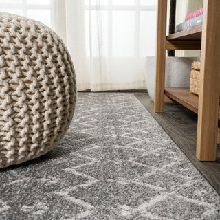 Moroccan HYPE Boho Vintage Diamond Runner Rug, Gray/Ivory, 5' Round