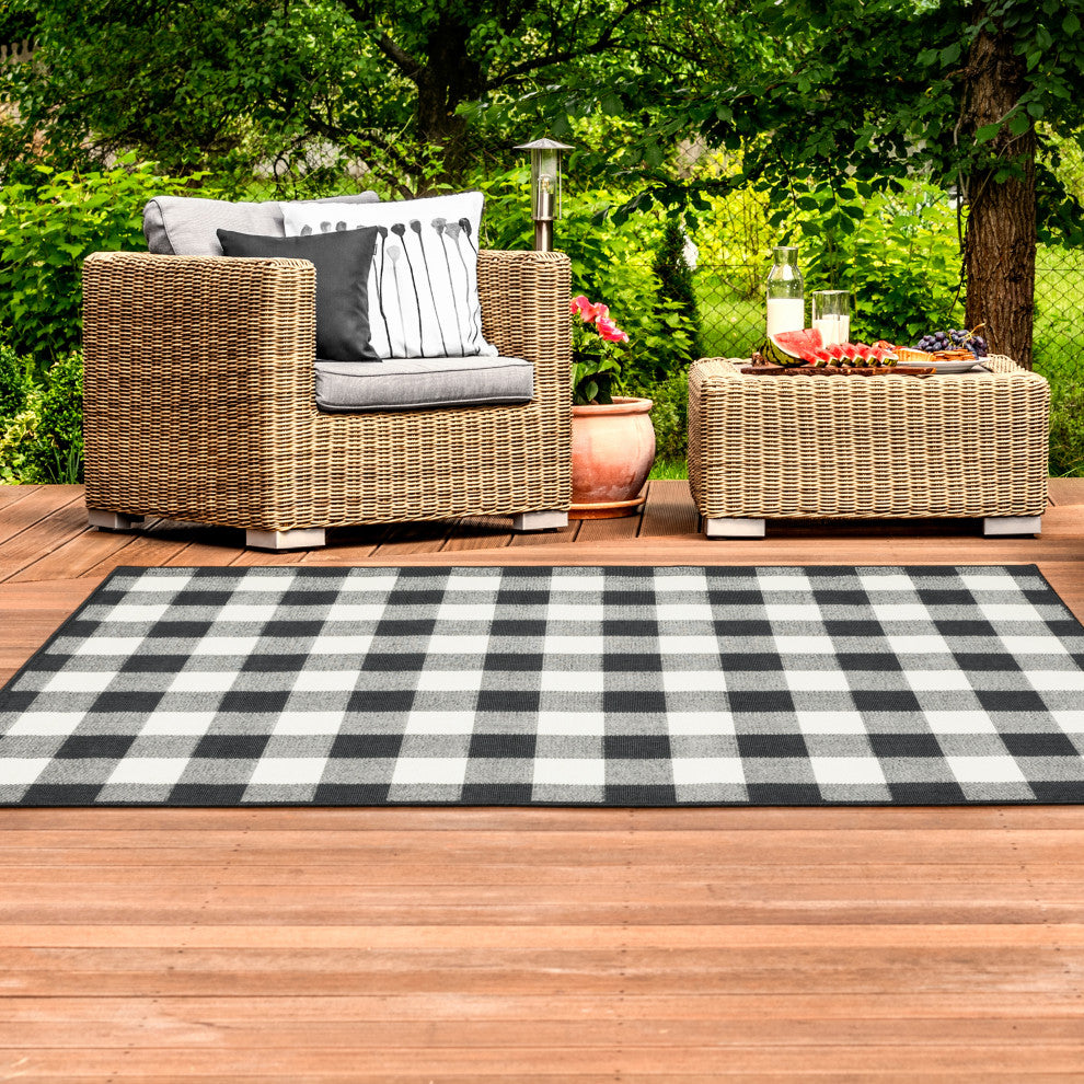 Oriental Weavers Marina Black/ Ivory Geometric Indoor/Outdoor Rug 7'10"X10'10"
