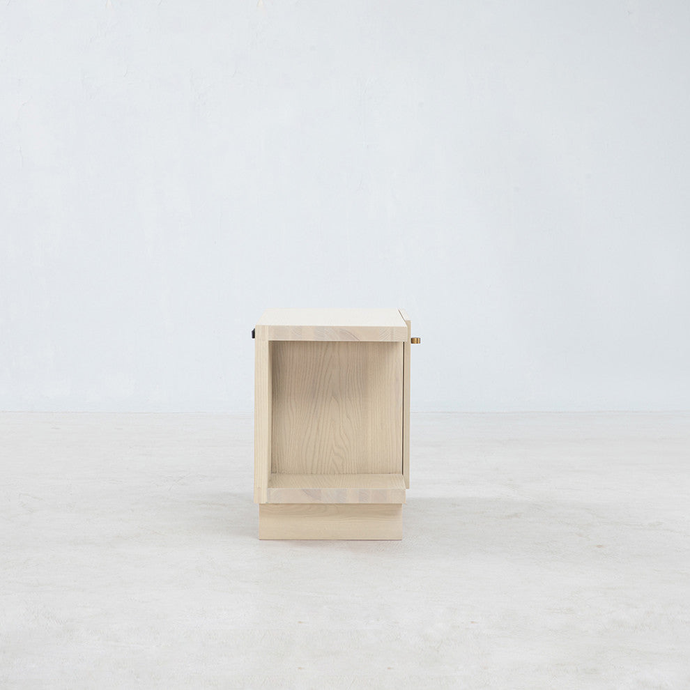 Sierra 30" Right Nightstand, Finish: Fawn