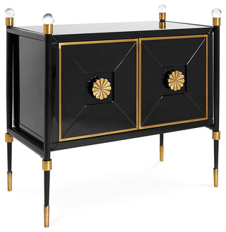 Front-facing product on white background; no opened compartments; best single primary representation.