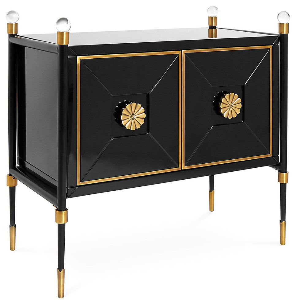 Front-facing product on white background; no opened compartments; best single primary representation.