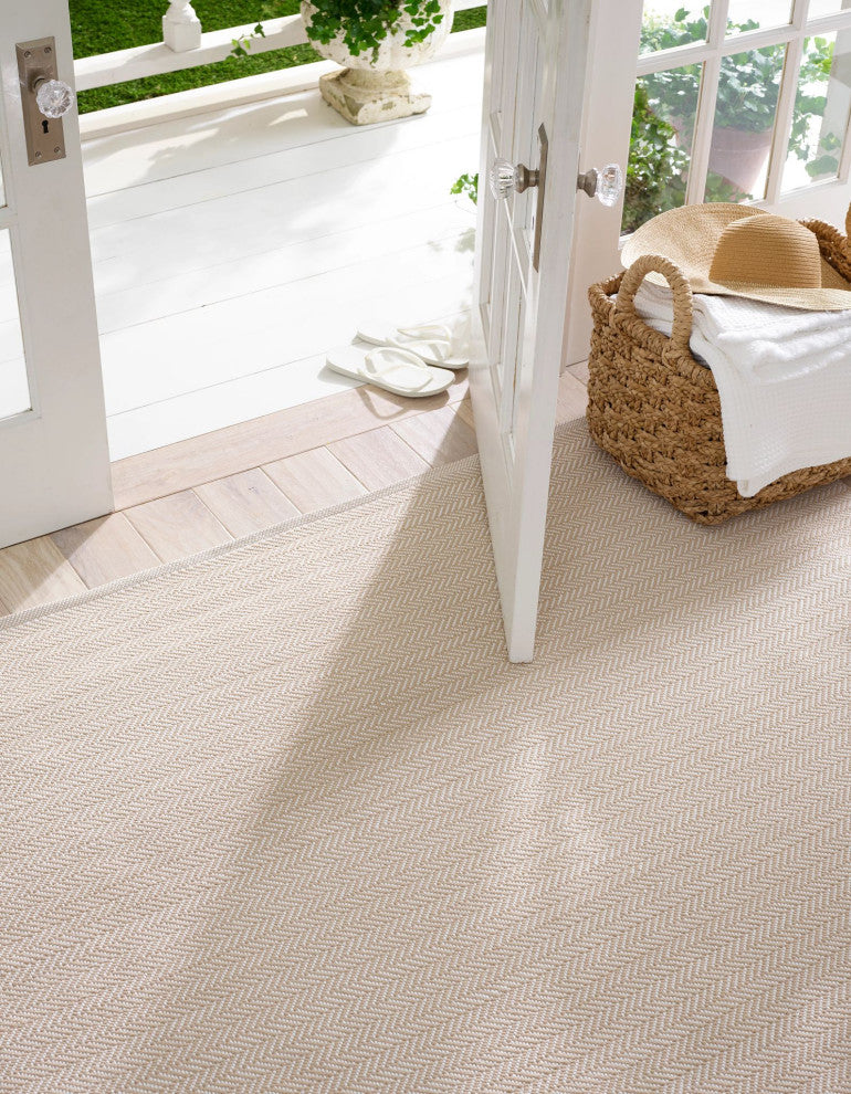 Dash & Albert Herringbone Linen/White Handwoven Indoor/Outdoor Rug, 4' x 6'