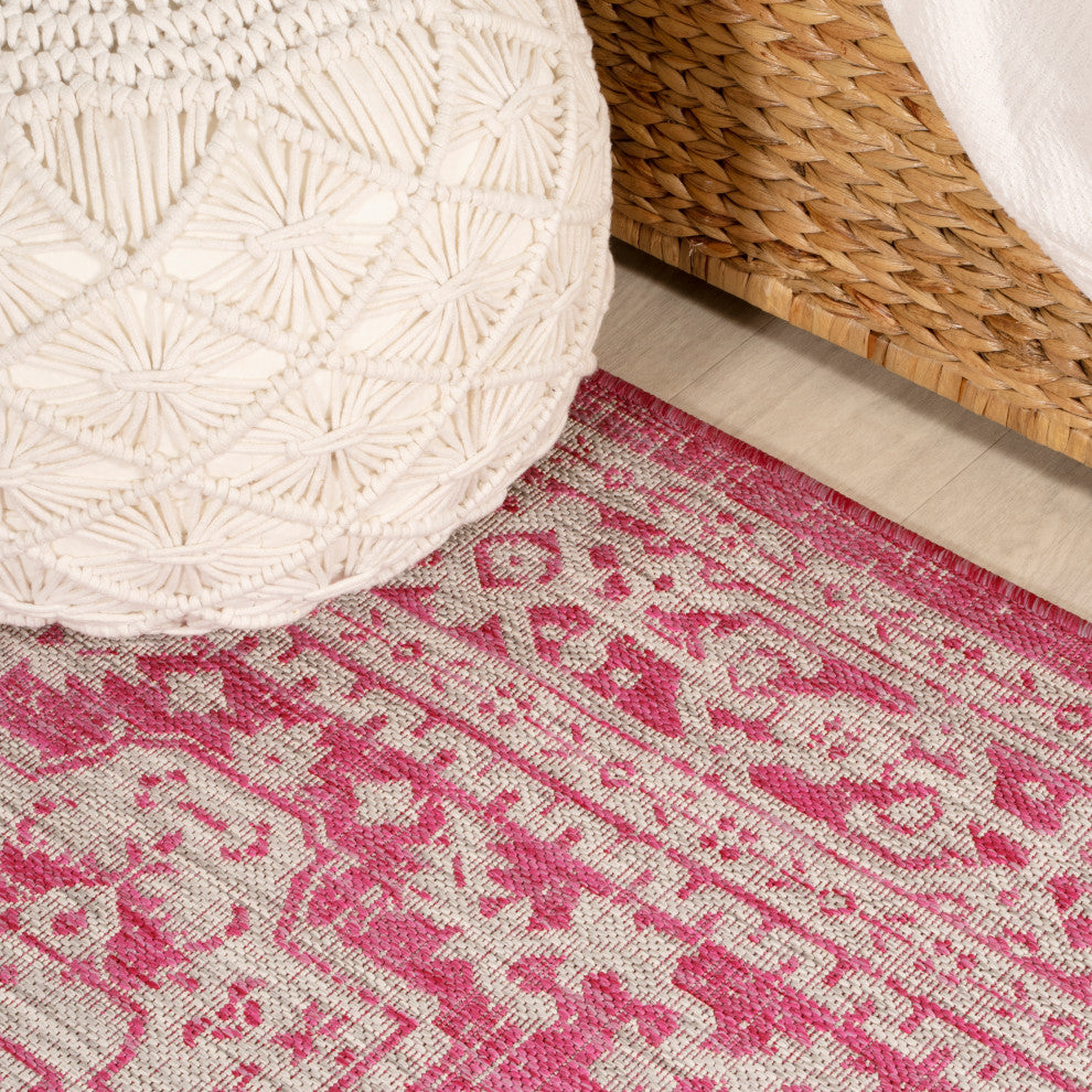 Sinjuri Medallion Textured Weave Indoor/Outdoor, Fuchsia/Light Gray, 2x8