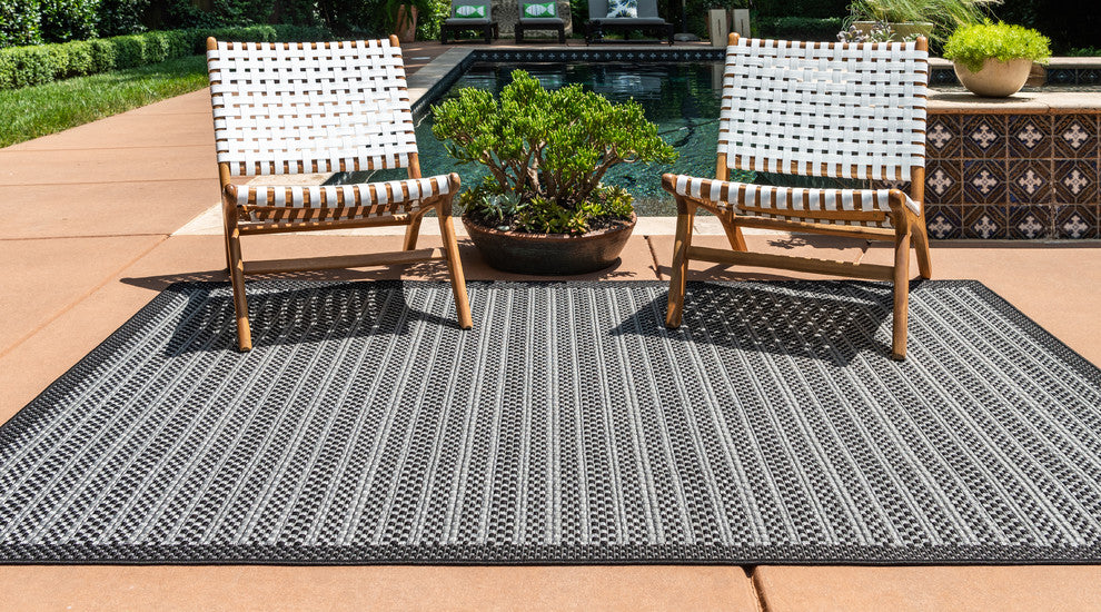 Unique Loom Gray Checkered Outdoor 2'x3' Area Rug