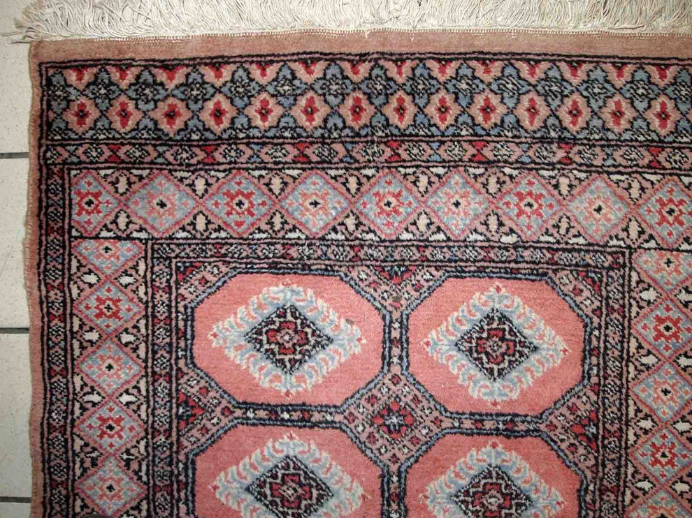 Handmade vintage Uzbek Bukhara rug 2.6' x 3.8' (81cm x 118cm) 1960s