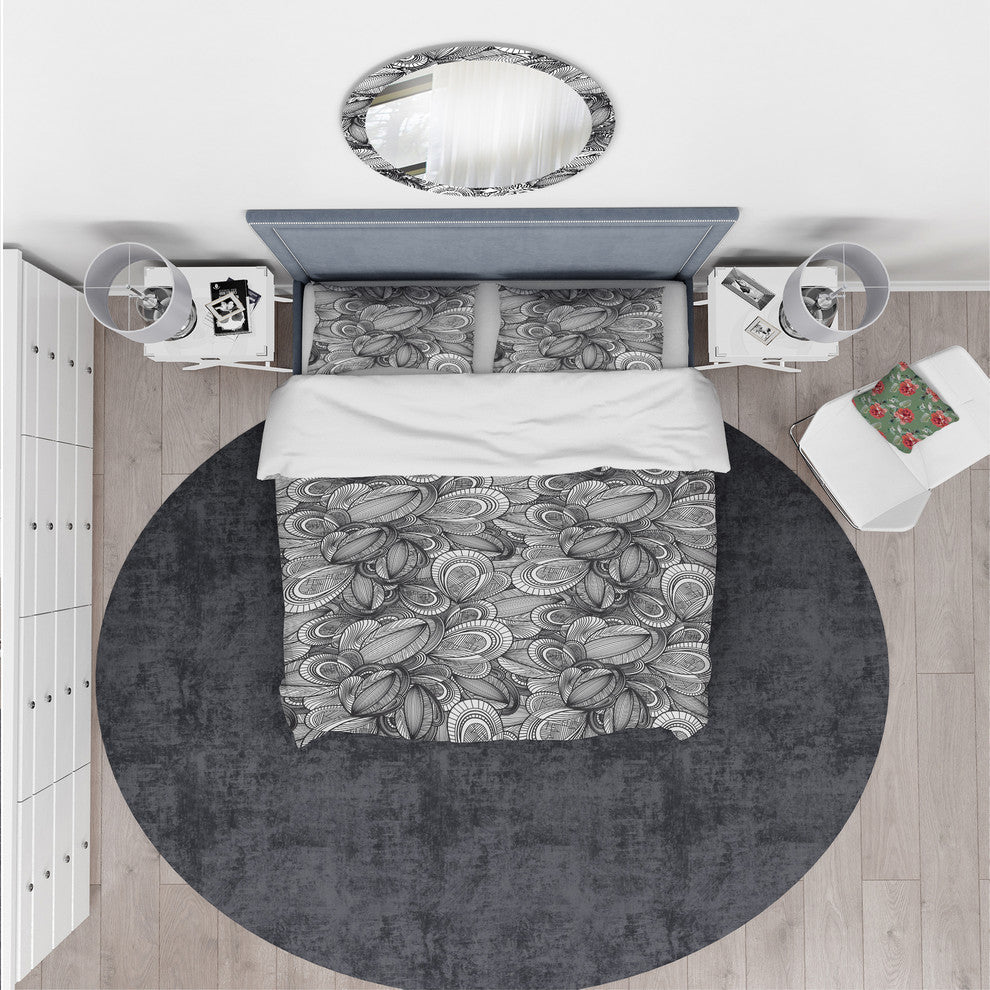 Geometric Leaves in Black and White Abstract Duvet Cover, King