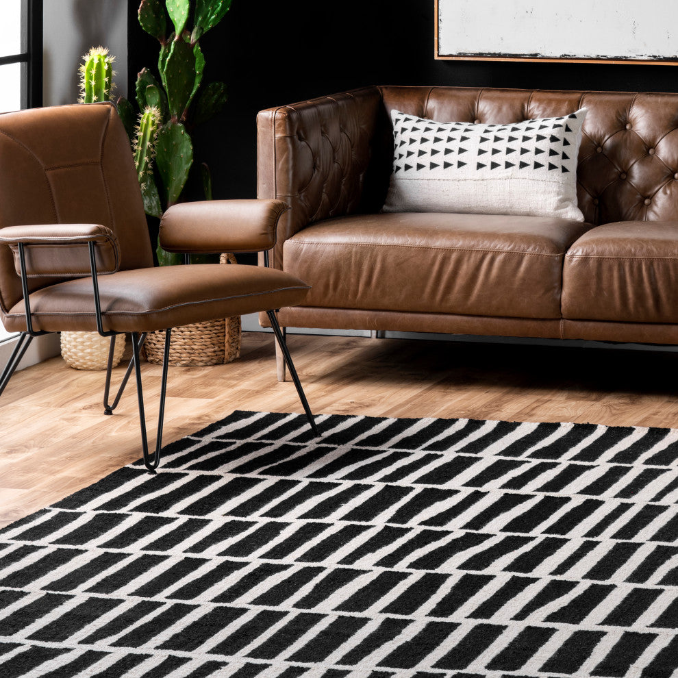 Nuloom Irregular Parallel Bars Area Rug, Black 4'x6'