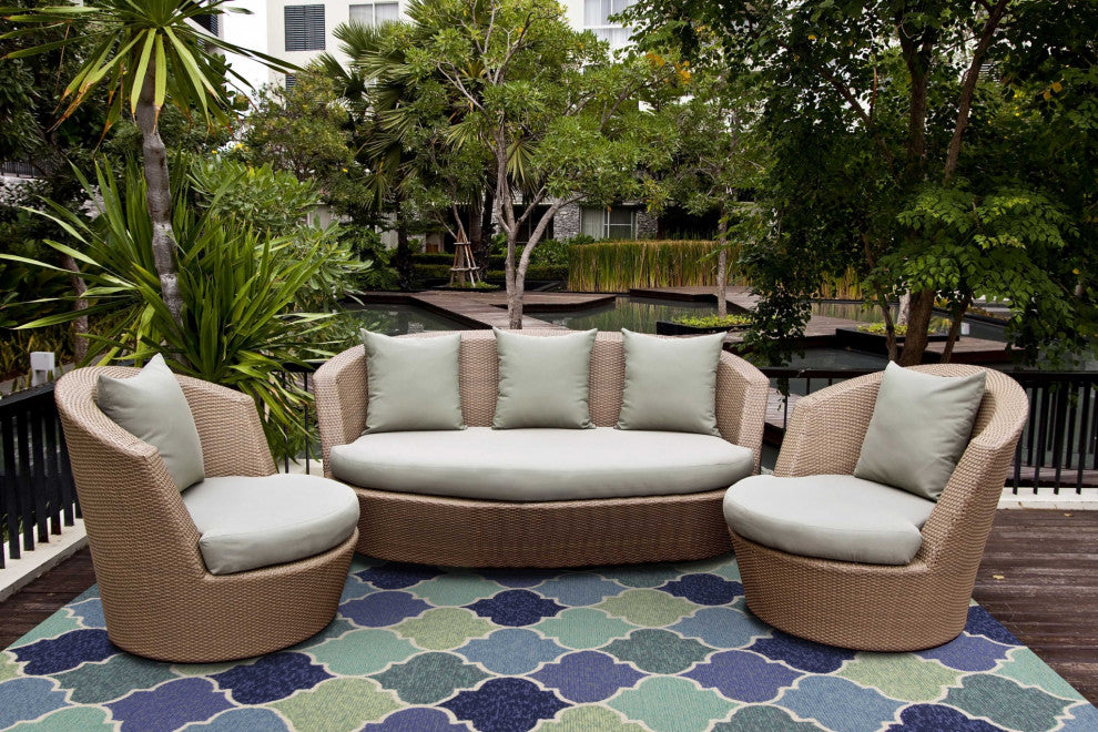 HomeRoots 5'x8' Blue Hand Hooked UV Treated Quatrefoil Indoor Outdoor Area Rug