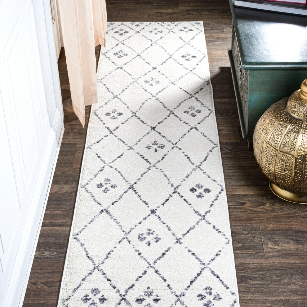 Izil Moroccan Geometric Diamond Ivory/Light Gray 2 ft. x 10 ft. Runner Rug