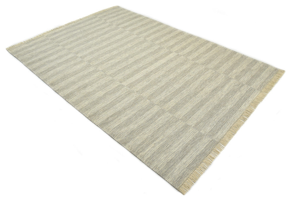 Louella, Handmade Area Rug 5' 0" x 8' 0"