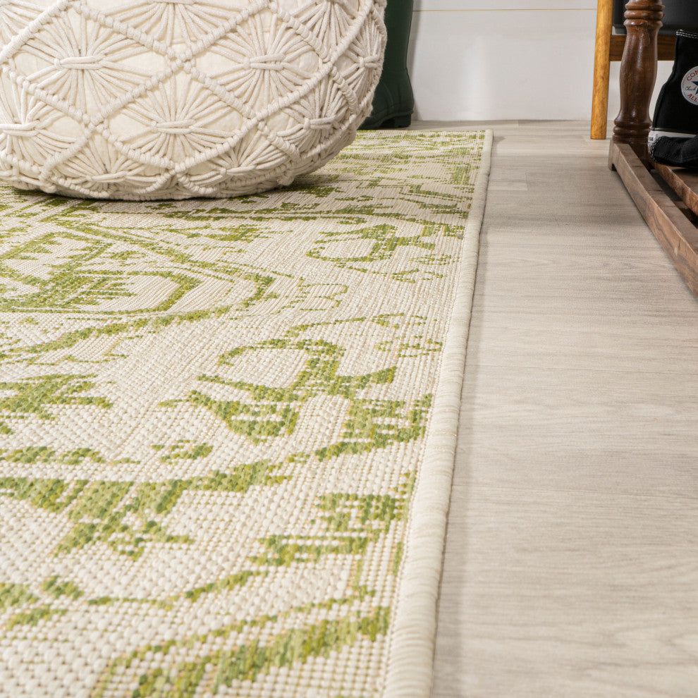 Estrella Bohemian Medallion Textured Weave Indoor/Outdoor, Cream/Green, 5' Square