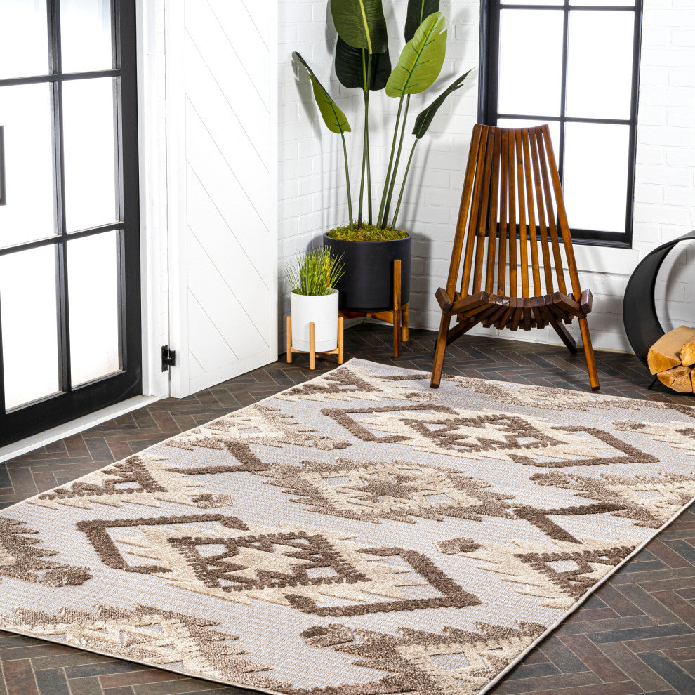 Sumak High-Low Neutral Diamond Indoor/Outdoor Area Rug, Brown/Ivory, 4x6