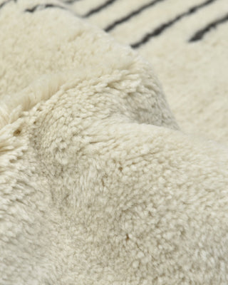 Bernie, Handmade Area Rug 5' 0" x 8' 0"