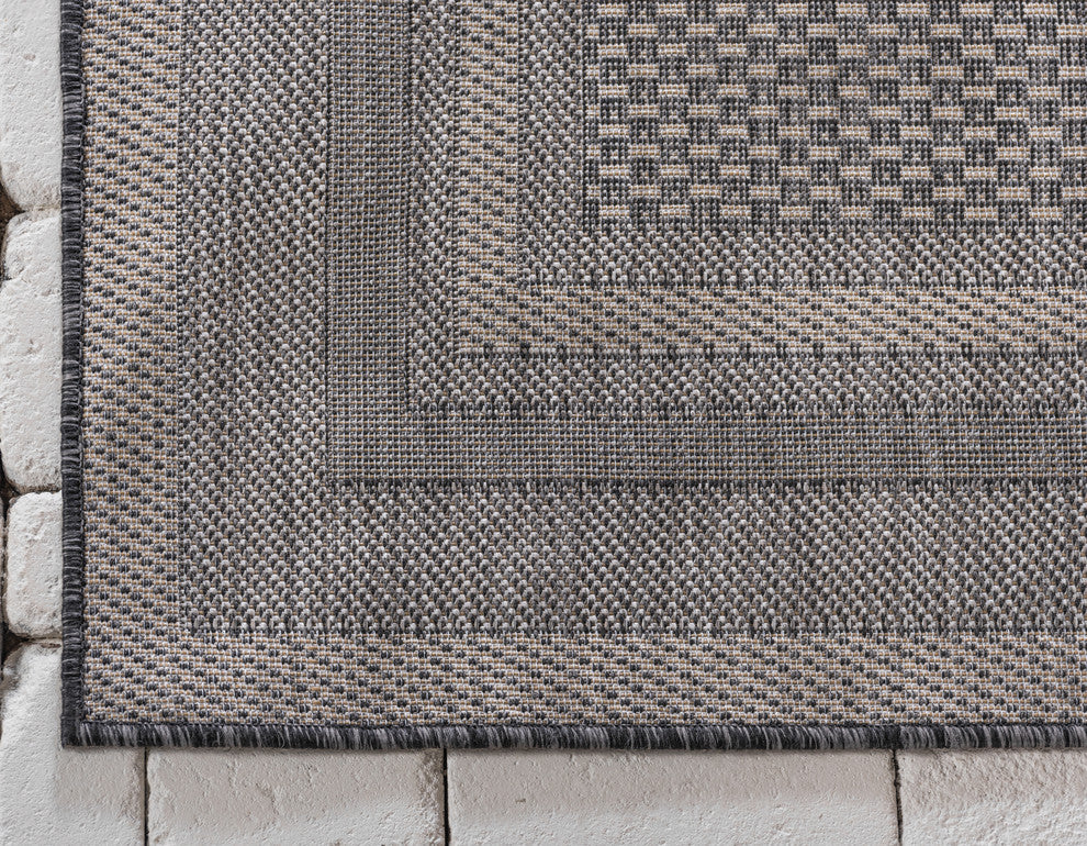 Unique Loom Black Soft Border Outdoor 4' 0 x 6' 0 Area Rug