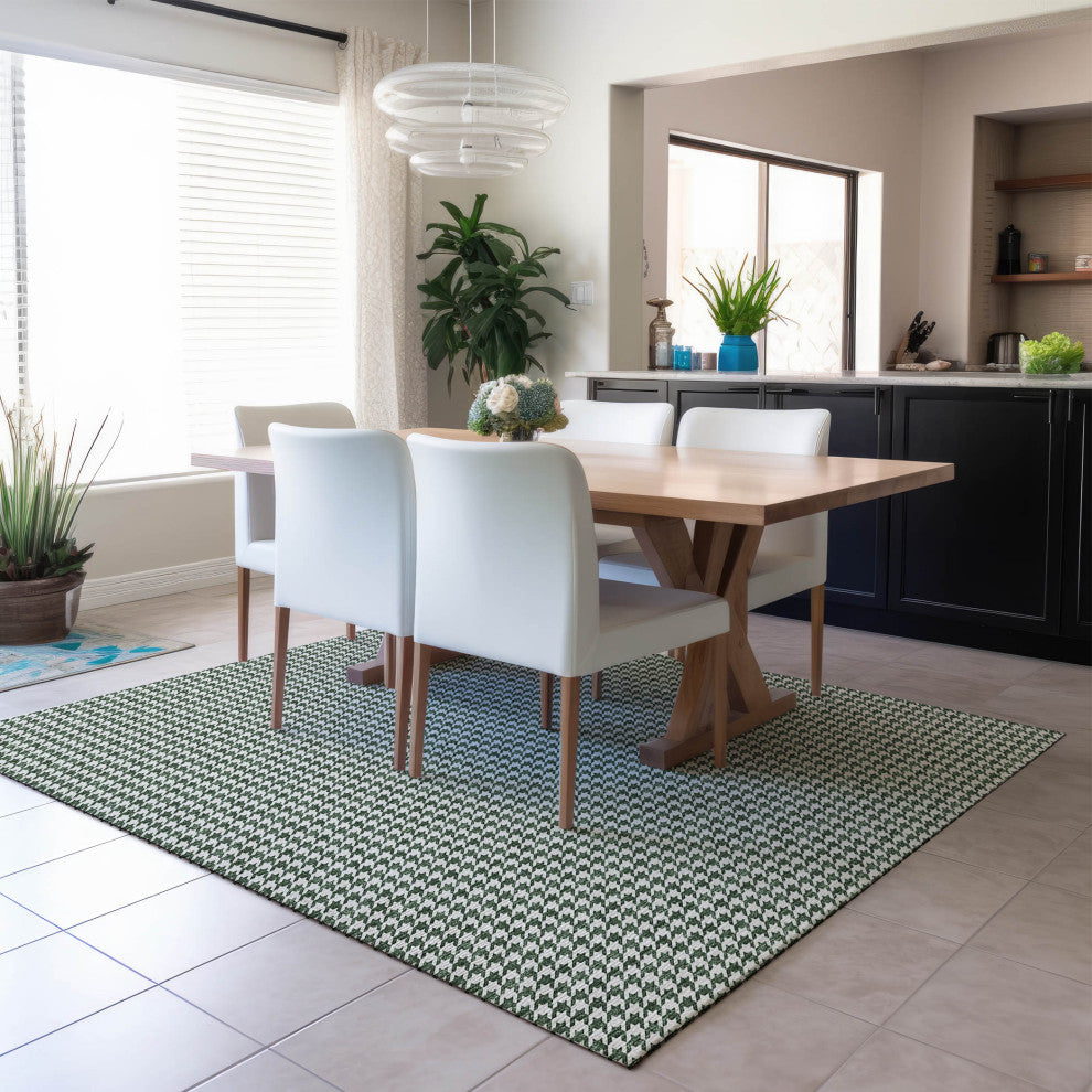 Indoor/Outdoor Hinton HN1 Green Machine Washable 3' x 5' Rug