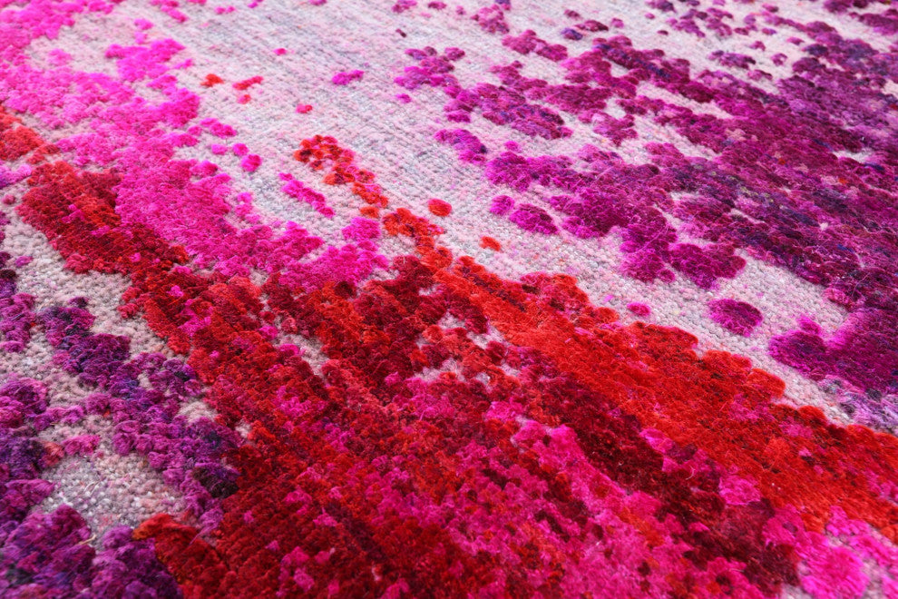 6' 4" X 9' 11" Hand-Knotted Wool and Silk Abstract Rug Q9062