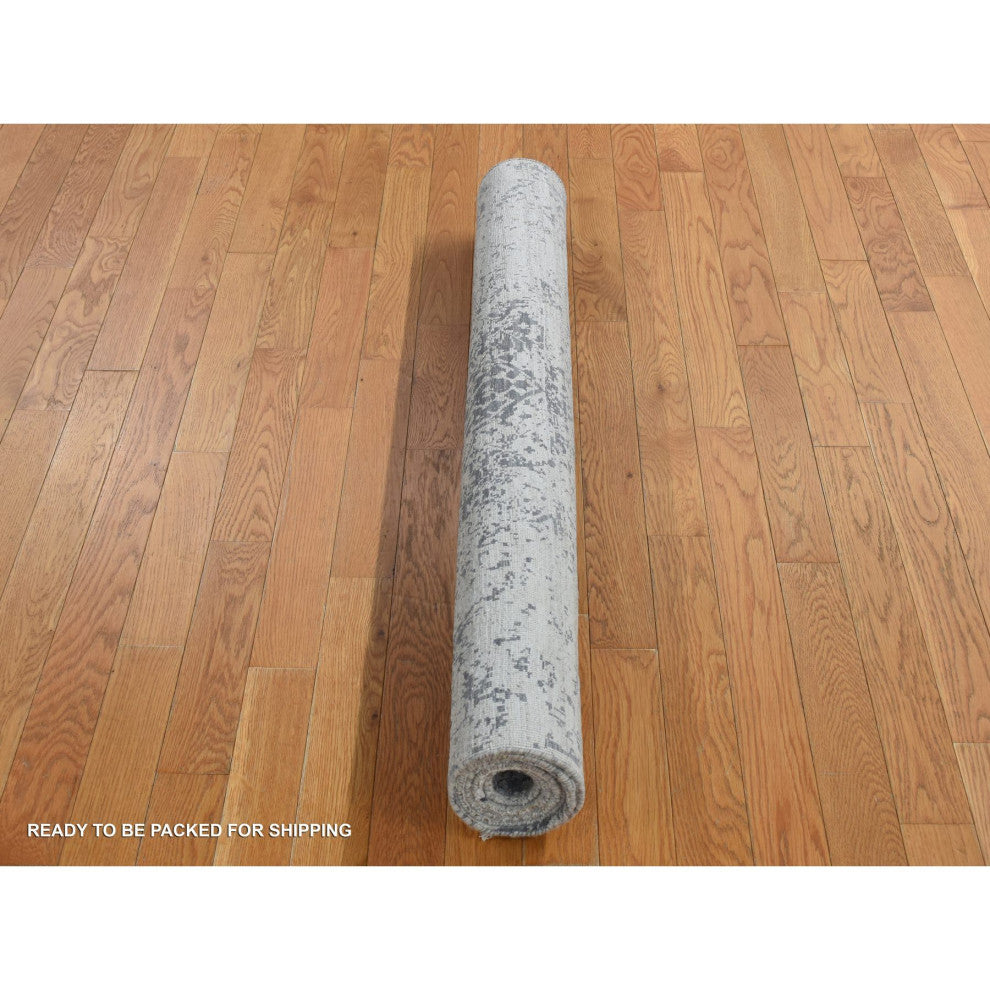 Carbon Gray Persian Design Wool and Silk Hand Knotted Oriental Rug, 4'1"x6'
