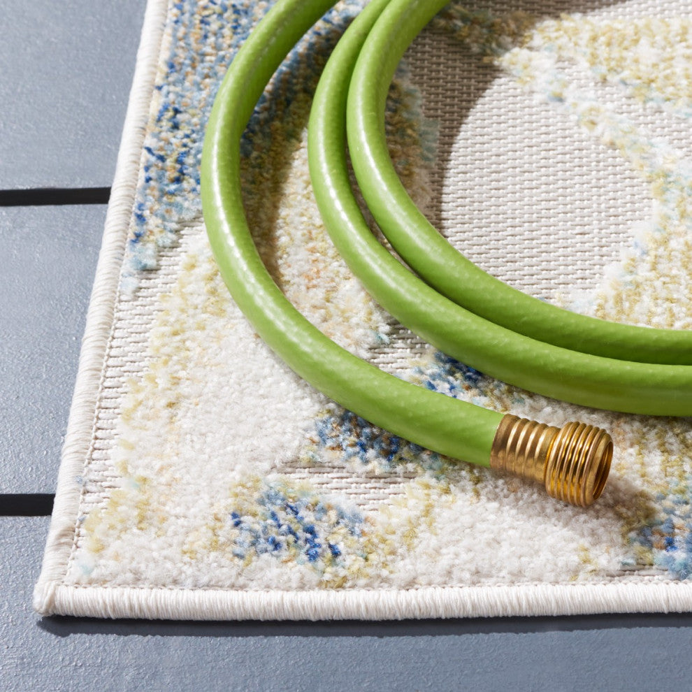 Safavieh Sarasota Collection SAR112 Indoor-Outdoor Rug