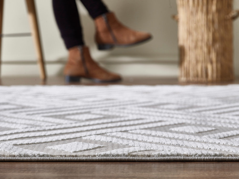 Abani Nova NOV150A Grey Striped Chevron Area Rug