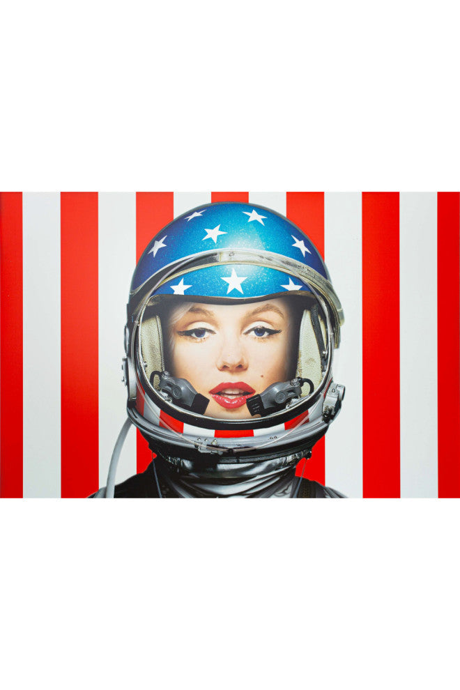 Iconic Retro Neon Artwork, Andrew Martin Marilyn Astronaut, Medium
