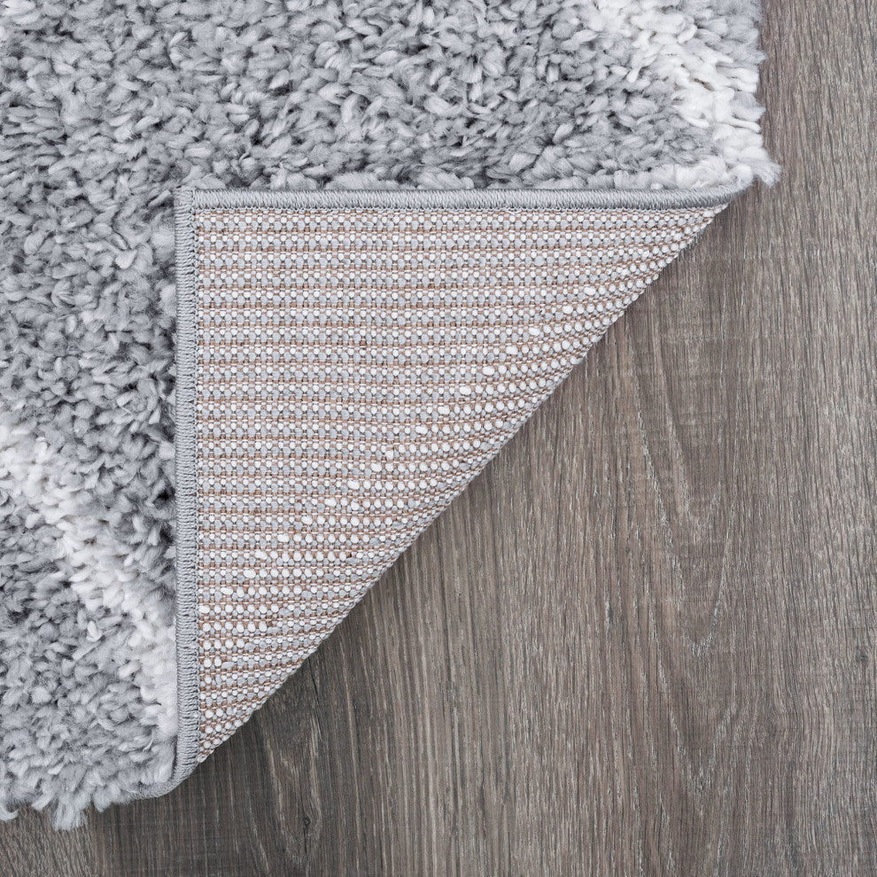 Derry Transitional Diamond White Rectangle Area Rug, 4'x5'
