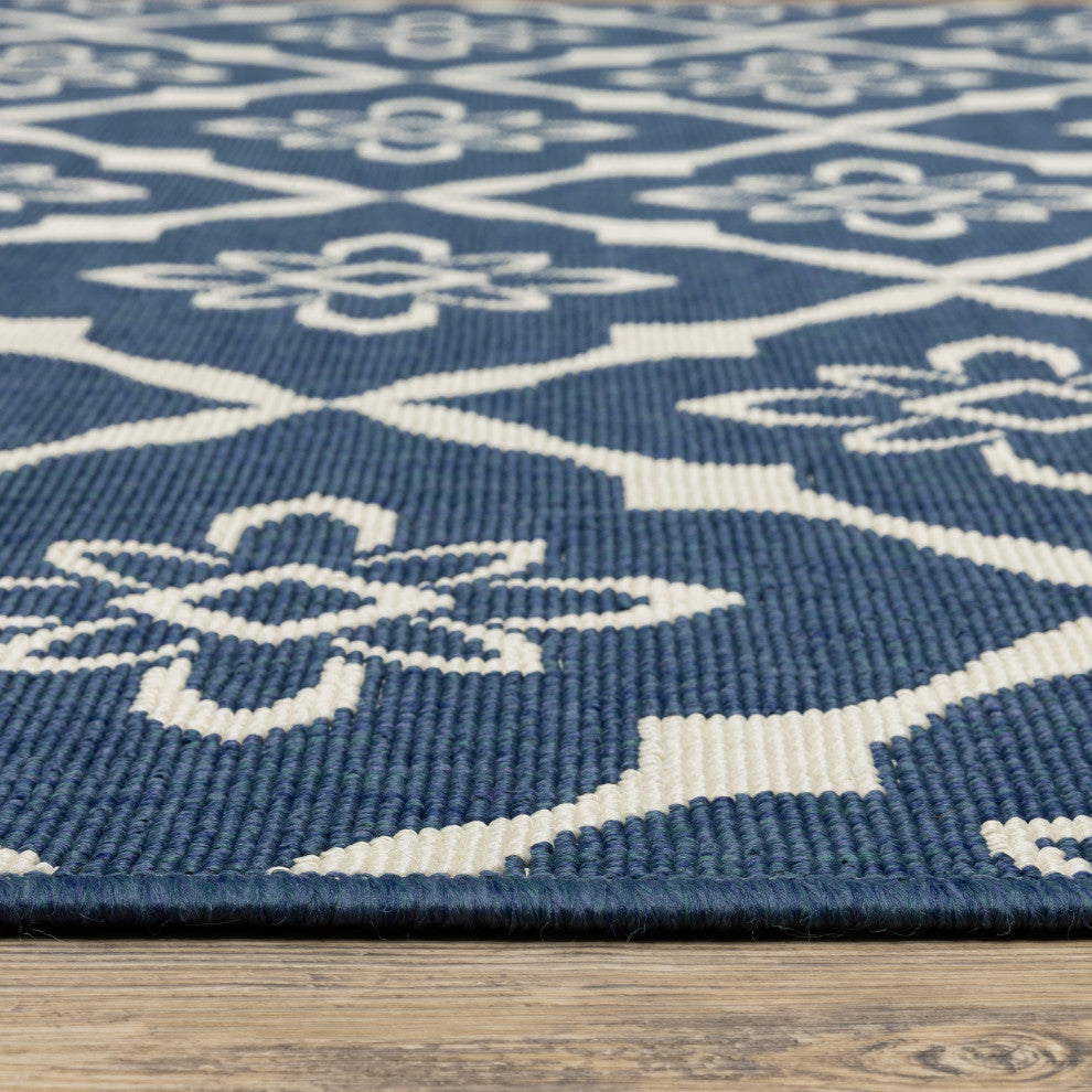 Madelina Lattice Navy and Ivory Indoor or Outdoor Area Rug, 7''10" Round