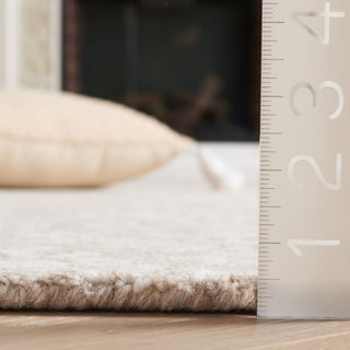 Safavieh Couture Ebony Collection EBN127 Rug, Beige/Ivory, 6'x9'