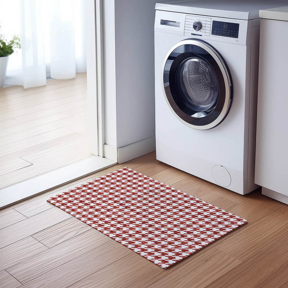 Indoor/Outdoor Hinton HN1 Red Machine Washable 1'8" x 2'6" Rug