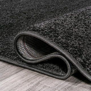 Haze Solid Low-Pile Black 8' Round Area Rug
