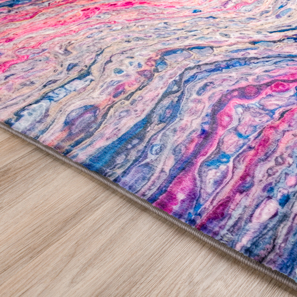 Kikiamo KK3 Passion 2'3" x 7'6" Runner Rug