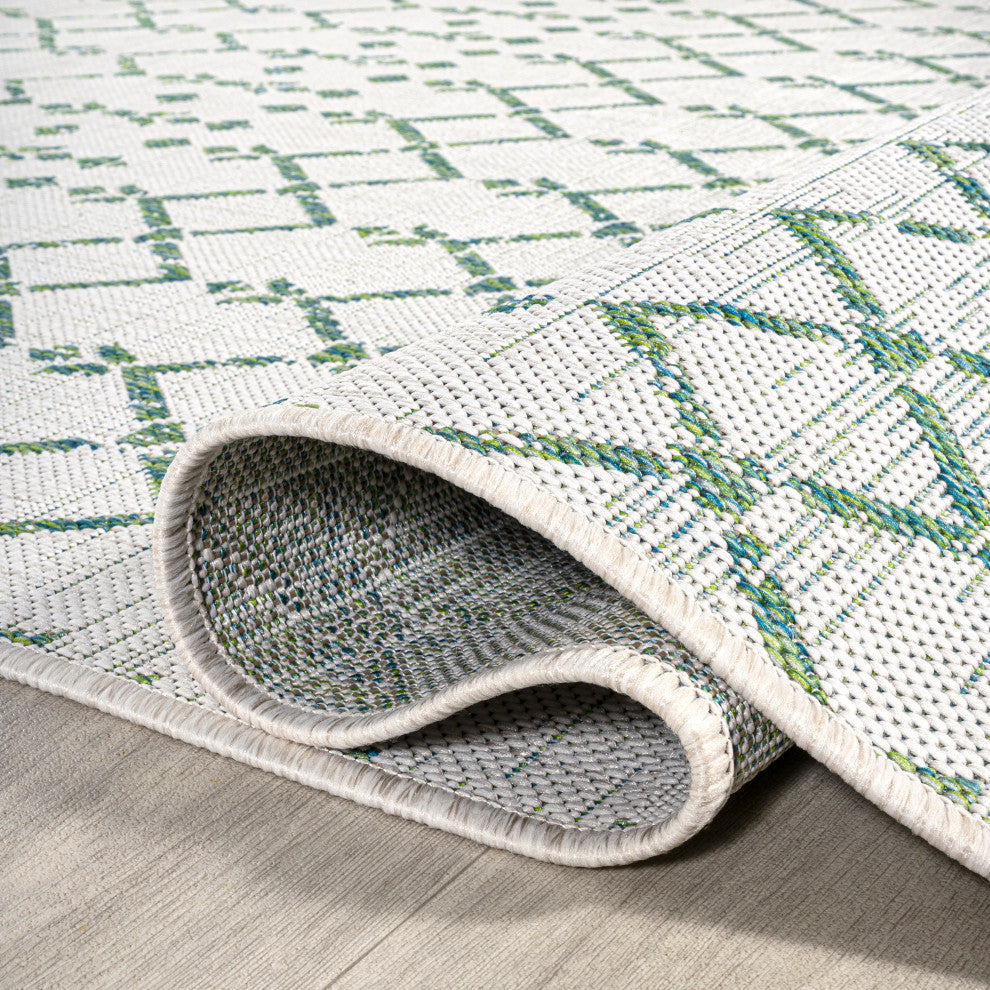 Ourika Moroccan Geometric Indoor/Outdoor Rug, Green/Ivory, 5' Round