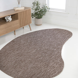 Evan Modern Rustic Organic Curve Indoor/Outdoor Shaped Area Rug