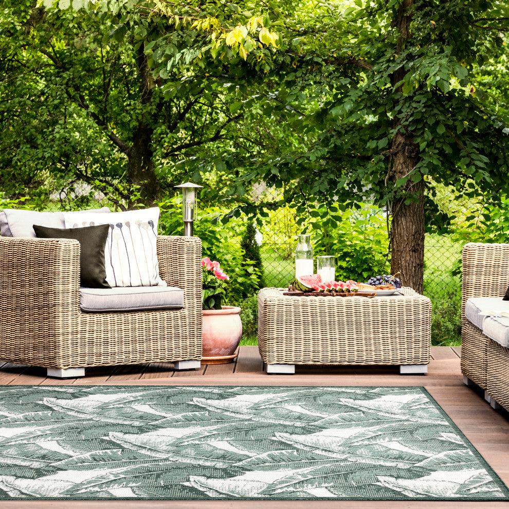 Malibu Fronds Indoor/Outdoor Rug, Green, 2'7"x3'11"
