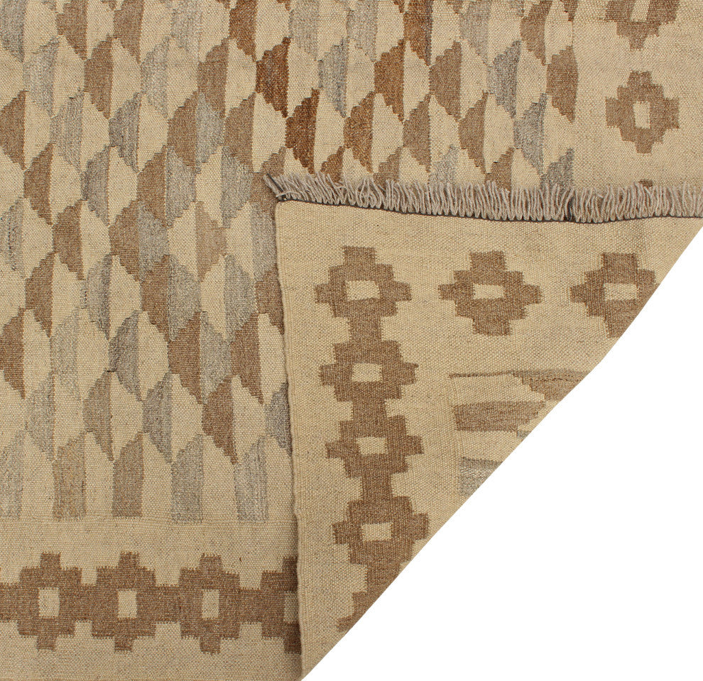 Winchester Kilim Tursin Ivory Rug, 4'9x6'1