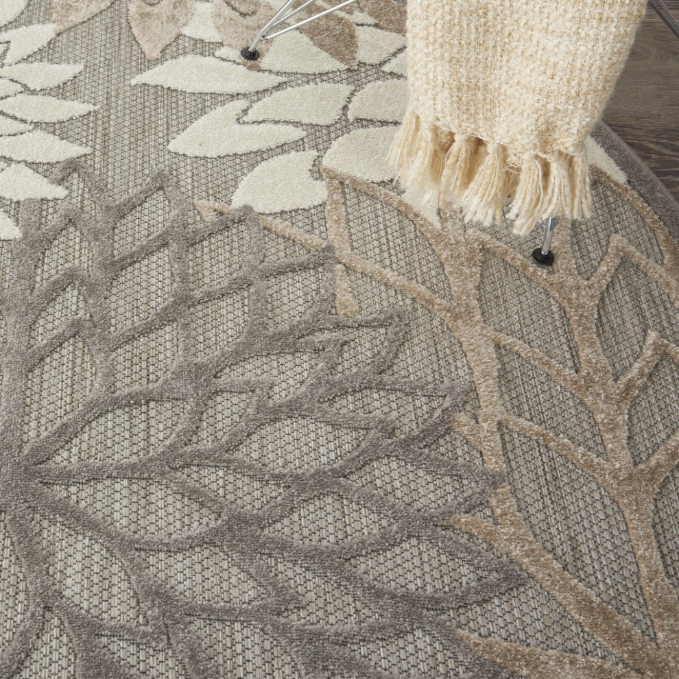 5' Round Gray And Ivory Round Floral Indoor Outdoor Area Rug