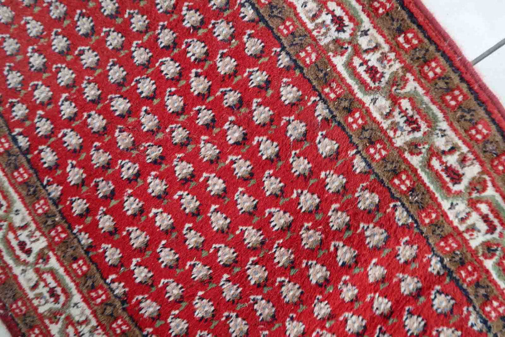 Handmade Vintage Indian Seraband Rug 2.4'x4.5', 74cmx140cm, 1970s
