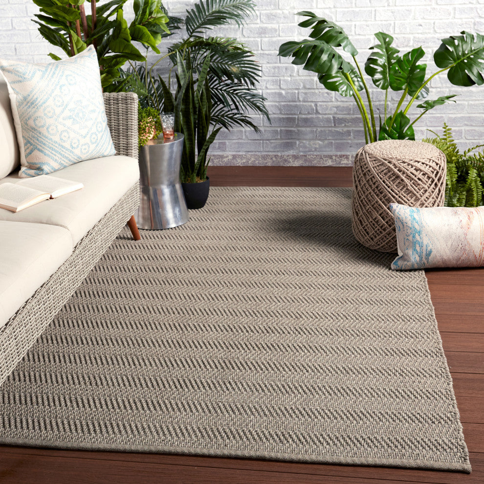 Jaipur Living Saeler Indoor/ Outdoor Striped Gray Area Rug, 2'6"x8'
