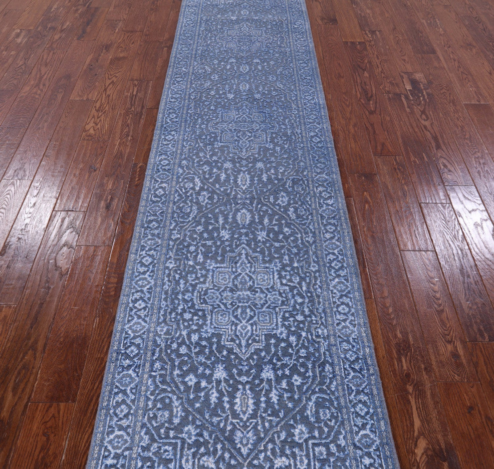 2' 7" X 10' 3" Persian Heriz Serapi Handmade Wool & Silk Runner Rug - Q13682