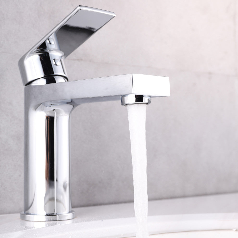 Single Handle Low Arc Lavatory Faucet in Chrome Finish