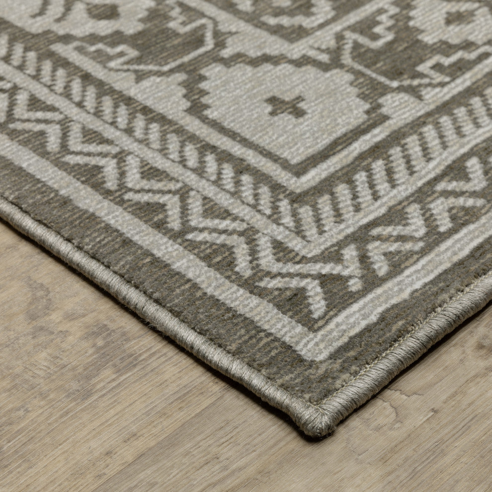 Iris Two-Tone Triple Medallions Grey/ Light Grey Area Rug 5'3" x 7'6"