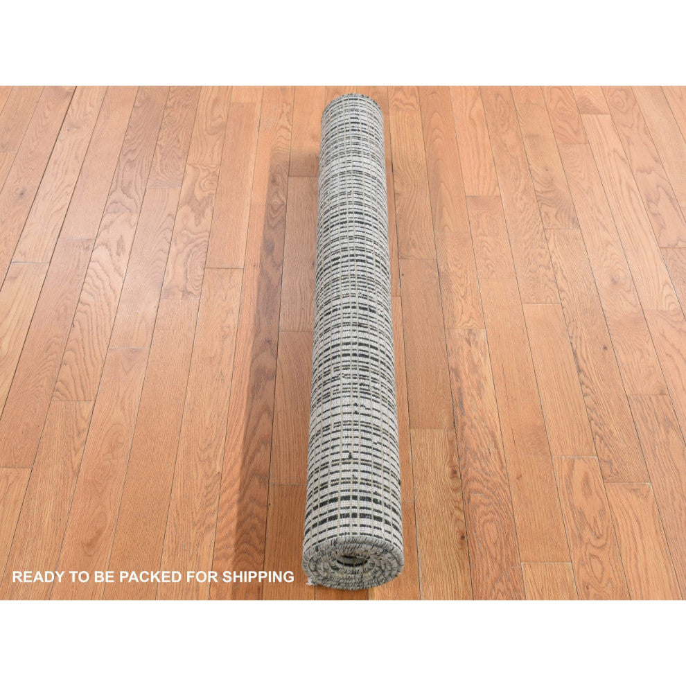 Green, Modern Criss Cross Design, Pure Wool Hand Knotted Rug, 4'x5'10"