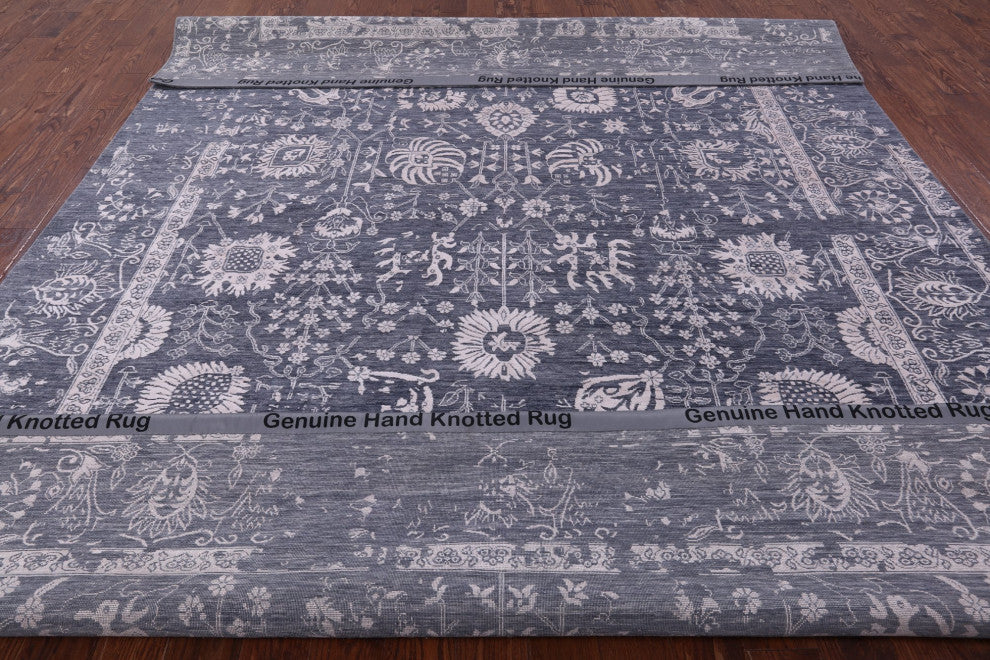 9' 0" X 12' 0" Persian Wool and Silk Hand-Knotted Rug Q9122