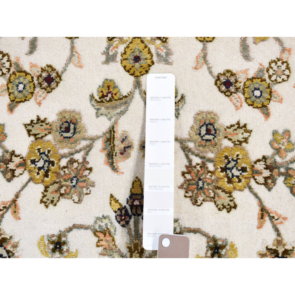 Ivory Rajasthan With Flower Design Wool and Silk Hand Knotted Rug, 4'x6'2"