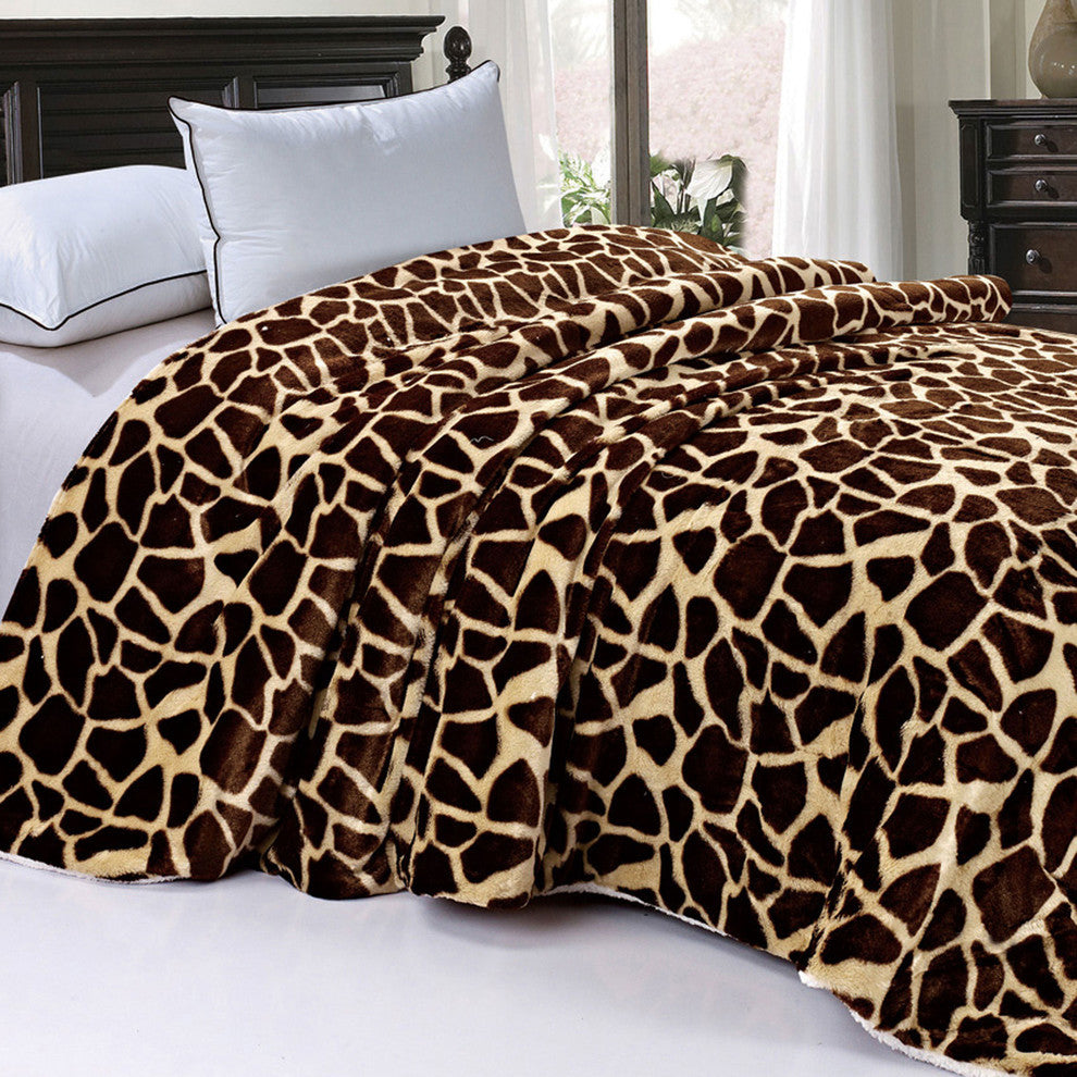 Giraffe Faux Fur and Sherpa Blanket, Queen