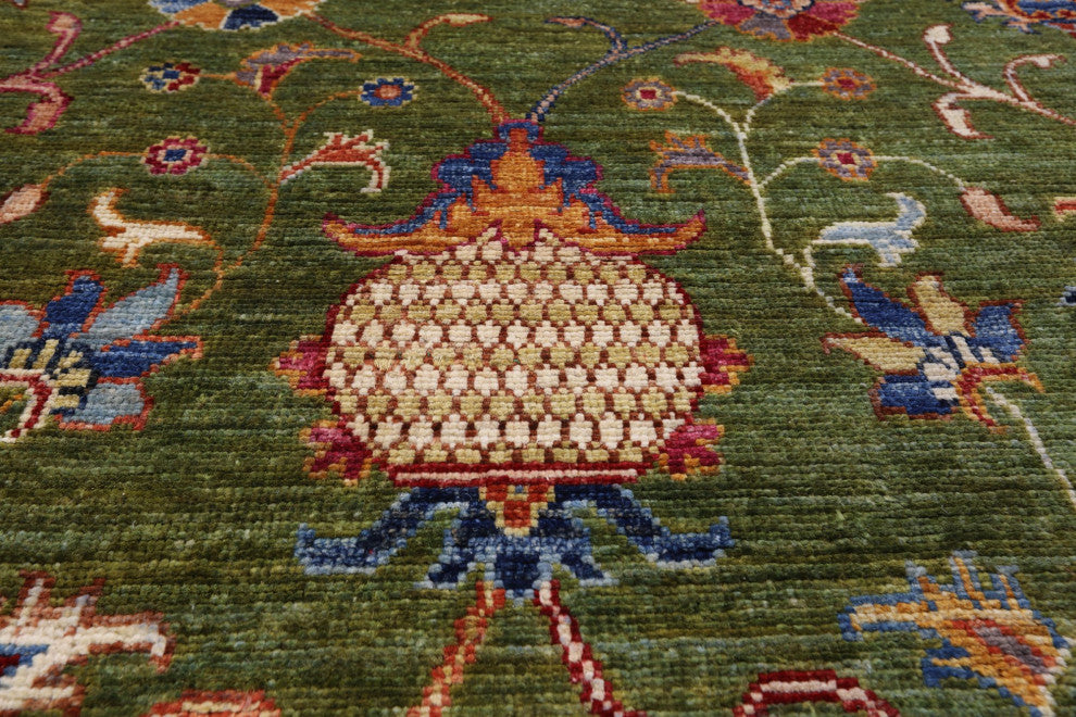 7' Round Hand Knotted Persian Tabriz Rug Q7746