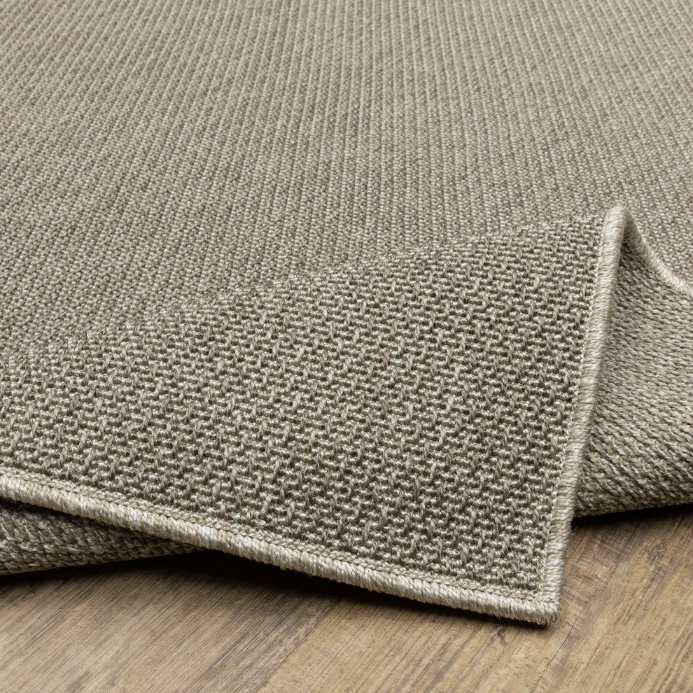 Cannes Solid Diamond Grey/ Light Grey Indoor-Outdoor Area Rug 6'7" x 9'2"