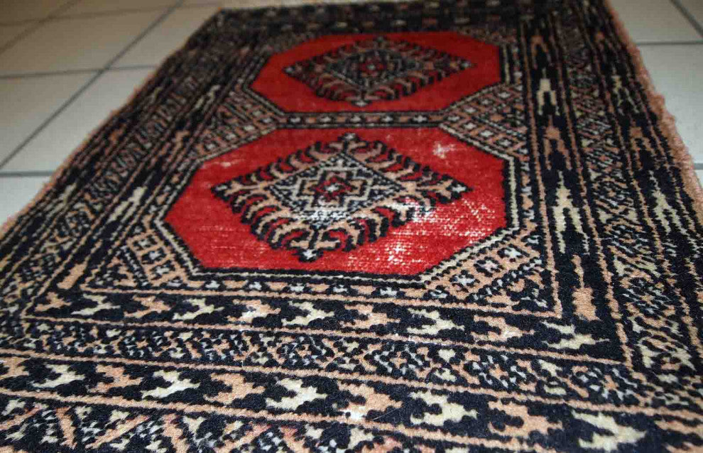 Handmade vintage Pakistani Lahore distressed rug 1.4' x 1.9' (45cm x 58cm) 1970s