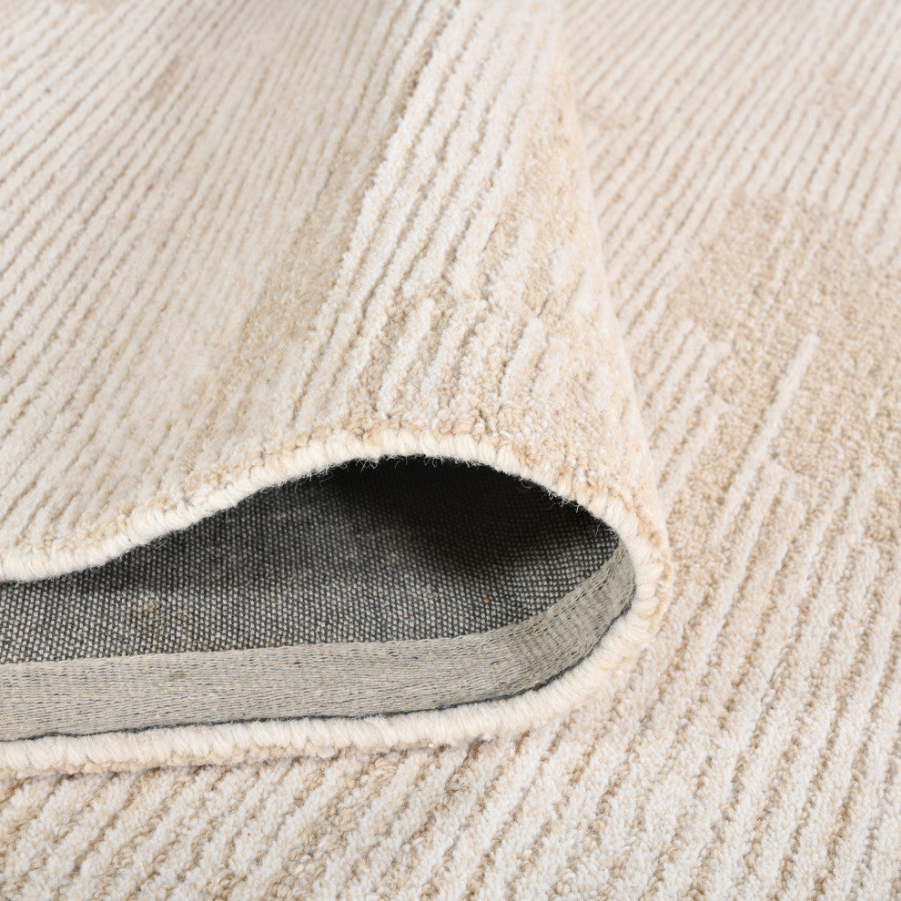 Mexico Abstract Ivory Sand Hand-Hooked Area Rug 5' x 7'6"